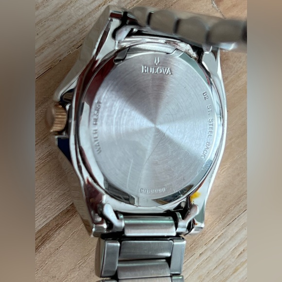 Caravelle by Bulova Ladies Watch Stainless Bracelet White Dial Date Window - Picture 8 of 12